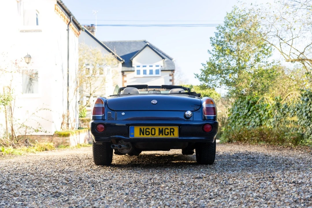 1995 MG RV8 - Image 27 of 30