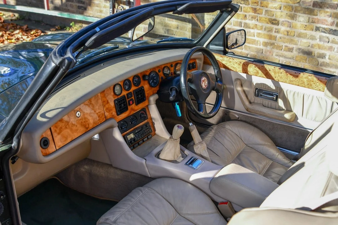 1994 MG RV8 - Image 30 of 30