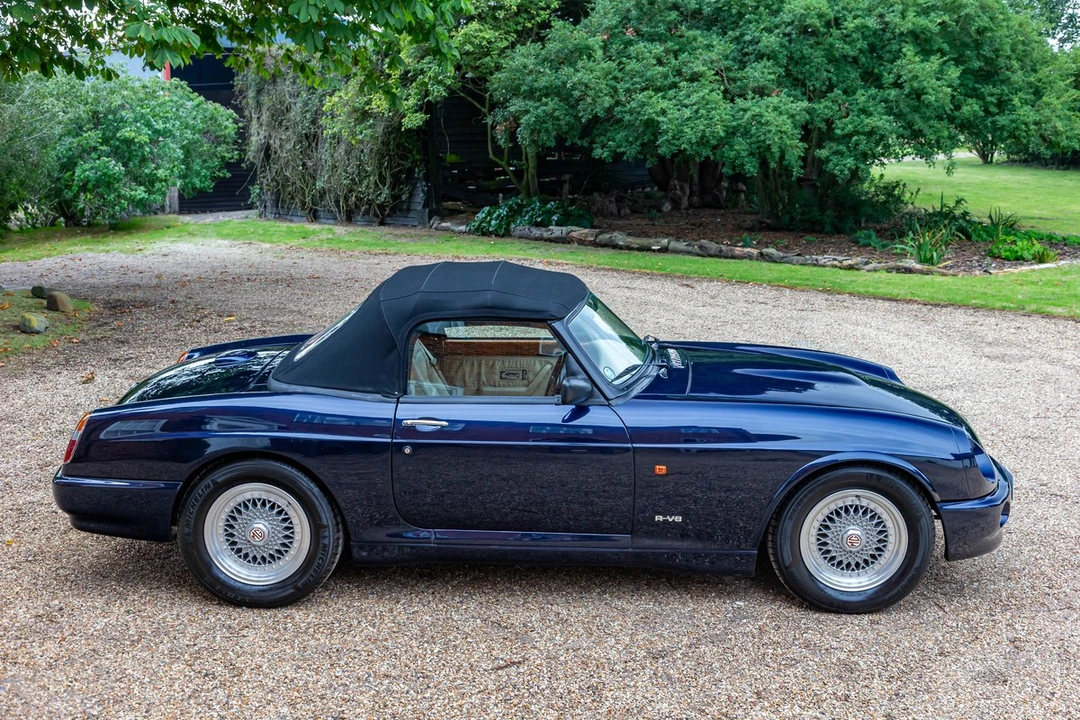 1995 MG RV8 - Image 28 of 30