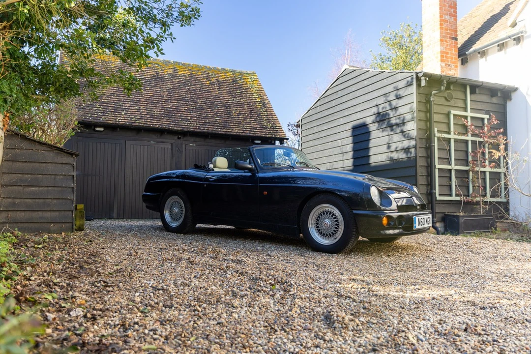 1995 MG RV8 - Image 15 of 30