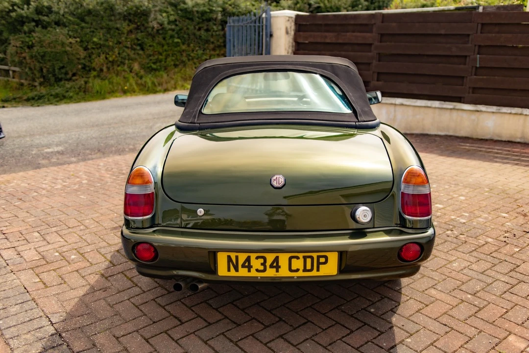 1995 MG RV8 - Image 12 of 30