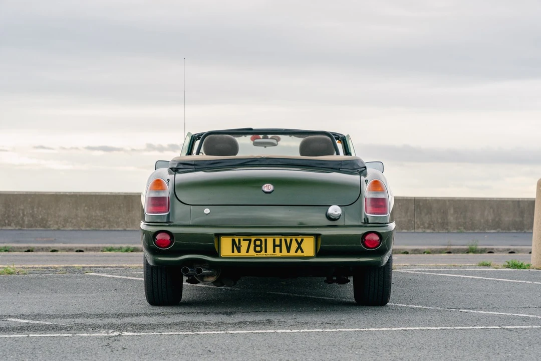 1995 MG RV8 - Image 14 of 30