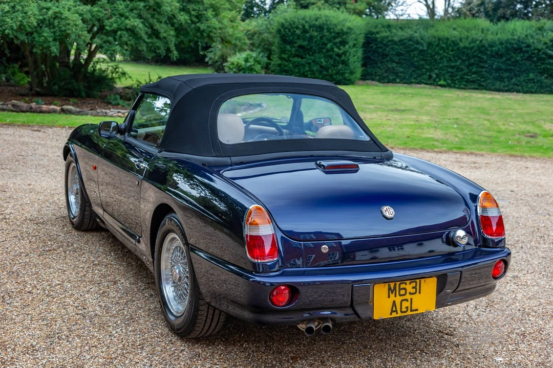 1995 MG RV8 - Image 18 of 30
