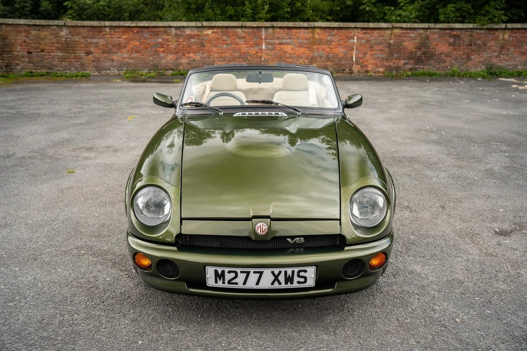 1995 MG RV8 - Image 14 of 30