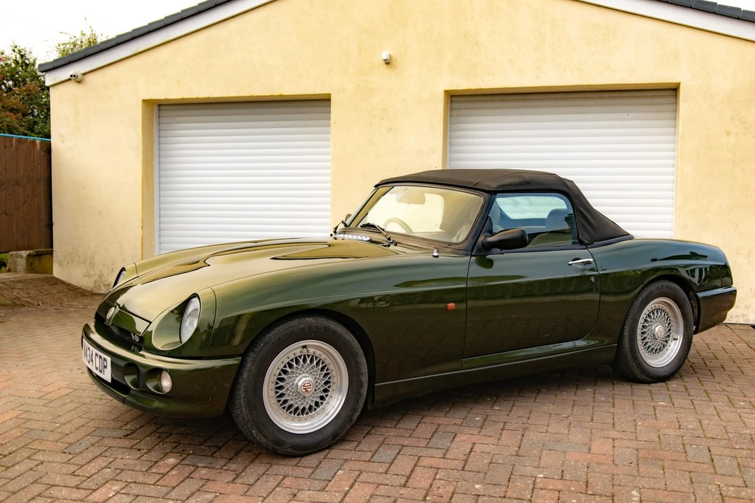 1995 MG RV8 - Image 17 of 30