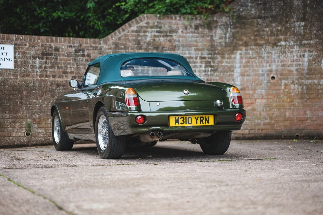 1995 MG RV8 - Image 16 of 30