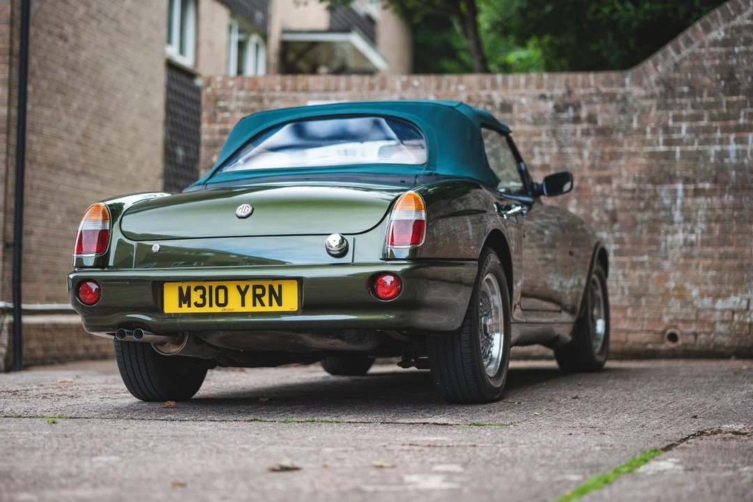 1995 MG RV8 - Image 17 of 30