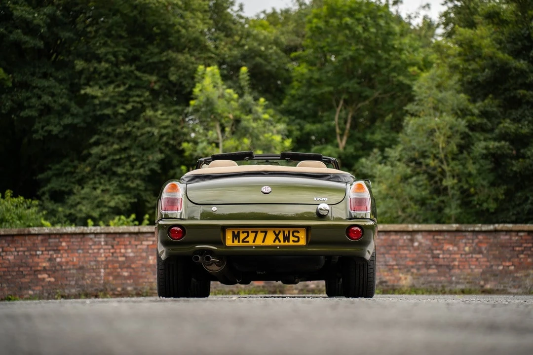 1995 MG RV8 - Image 18 of 30