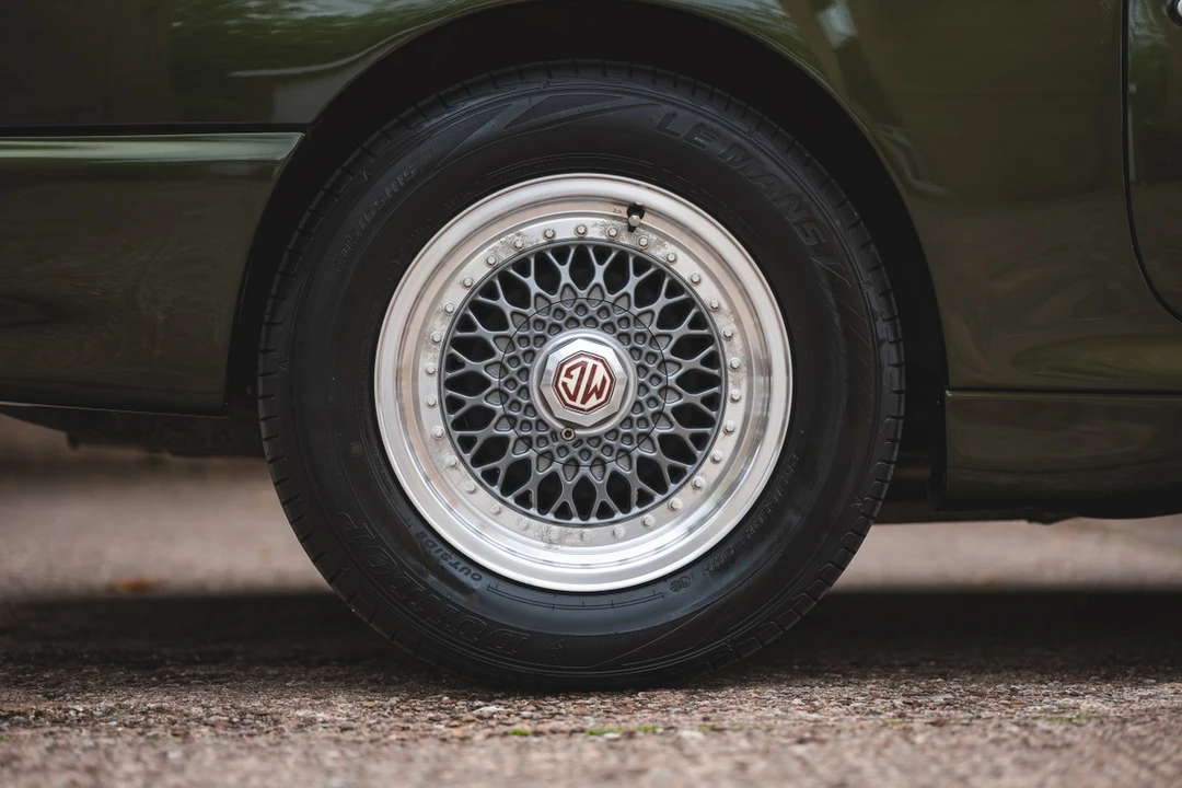 1995 MG RV8 - Image 21 of 30