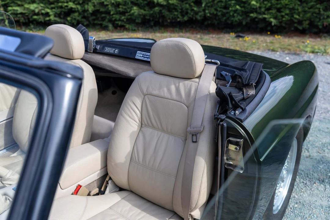 1995 MG RV8 - Image 25 of 30