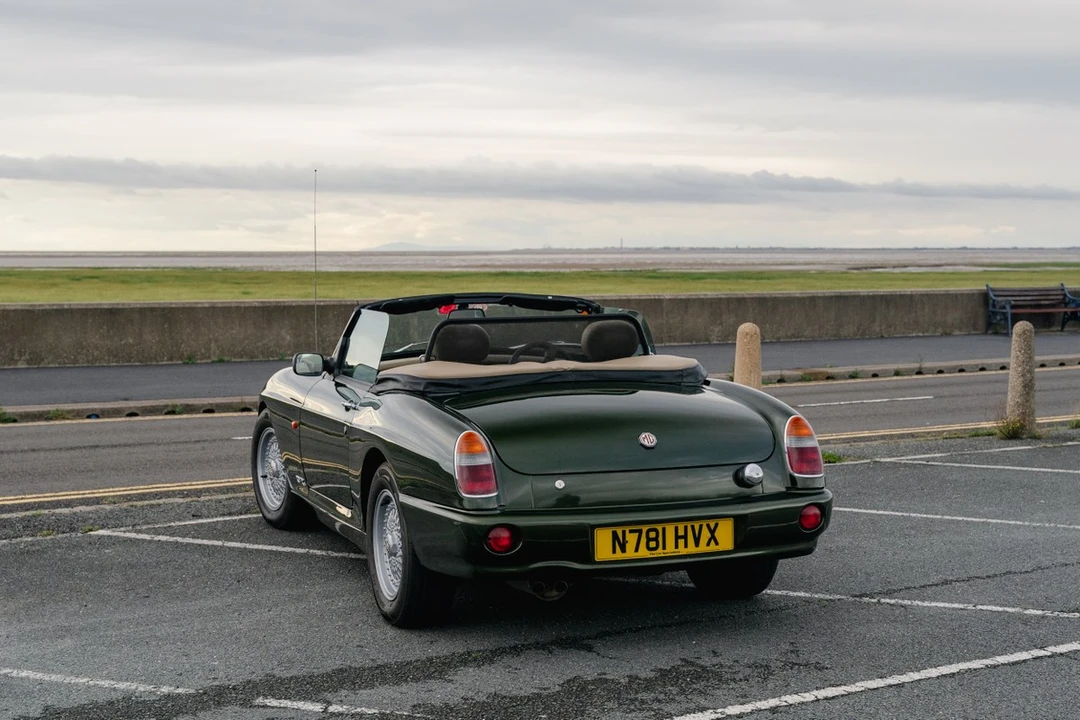 1995 MG RV8 - Image 12 of 30