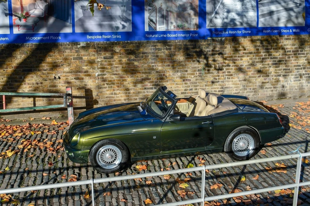1994 MG RV8 - Image 3 of 30