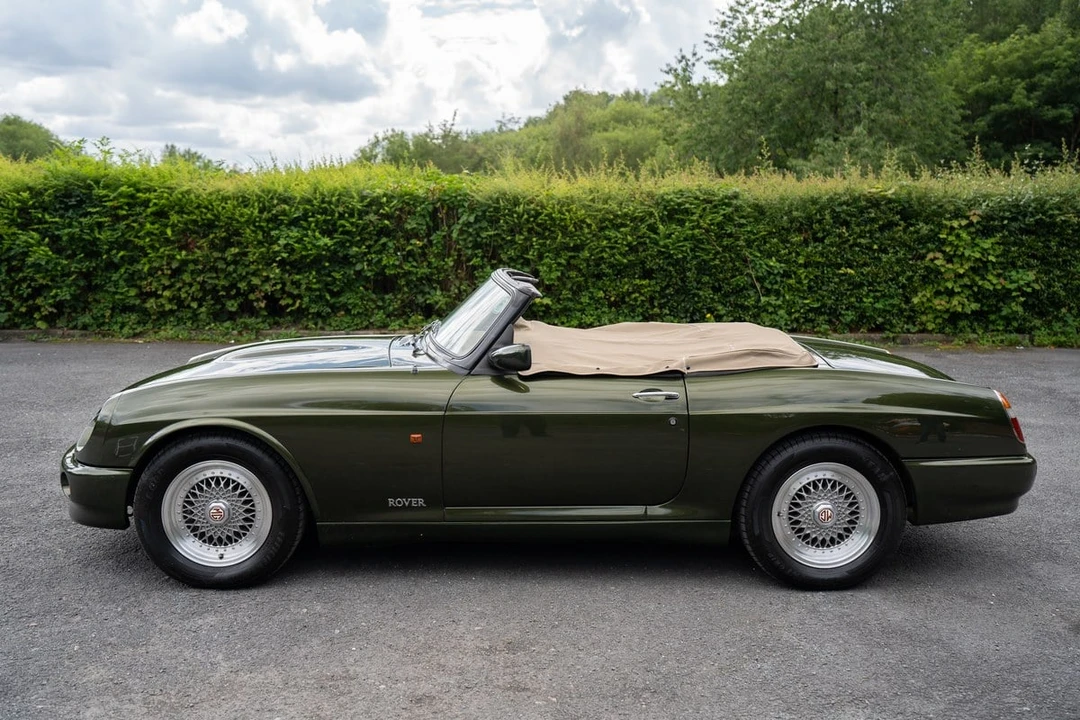 1995 MG RV8 - Image 22 of 30