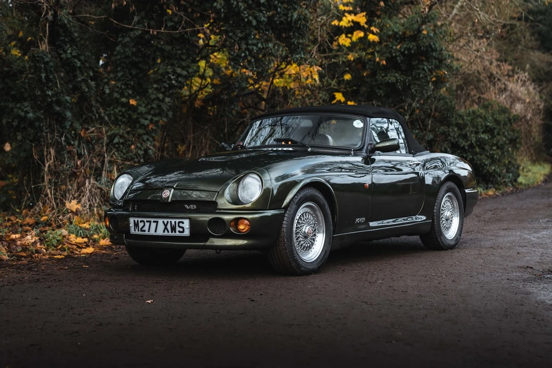1995 MG RV8 - Image 10 of 30