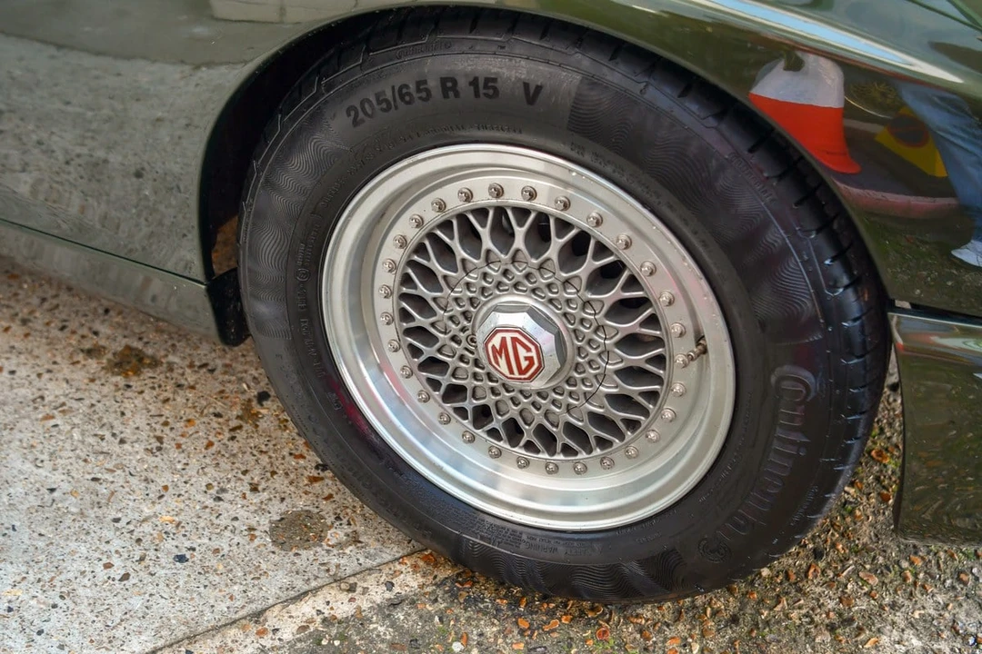 1994 MG RV8 - Image 25 of 30