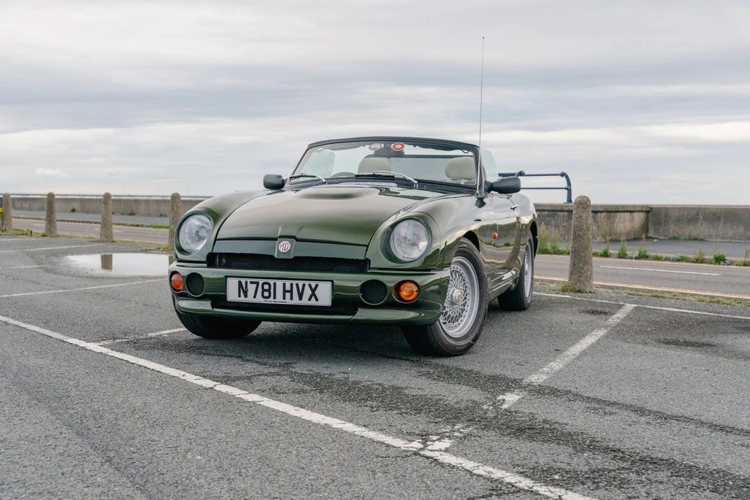 1995 MG RV8 - Image 5 of 30