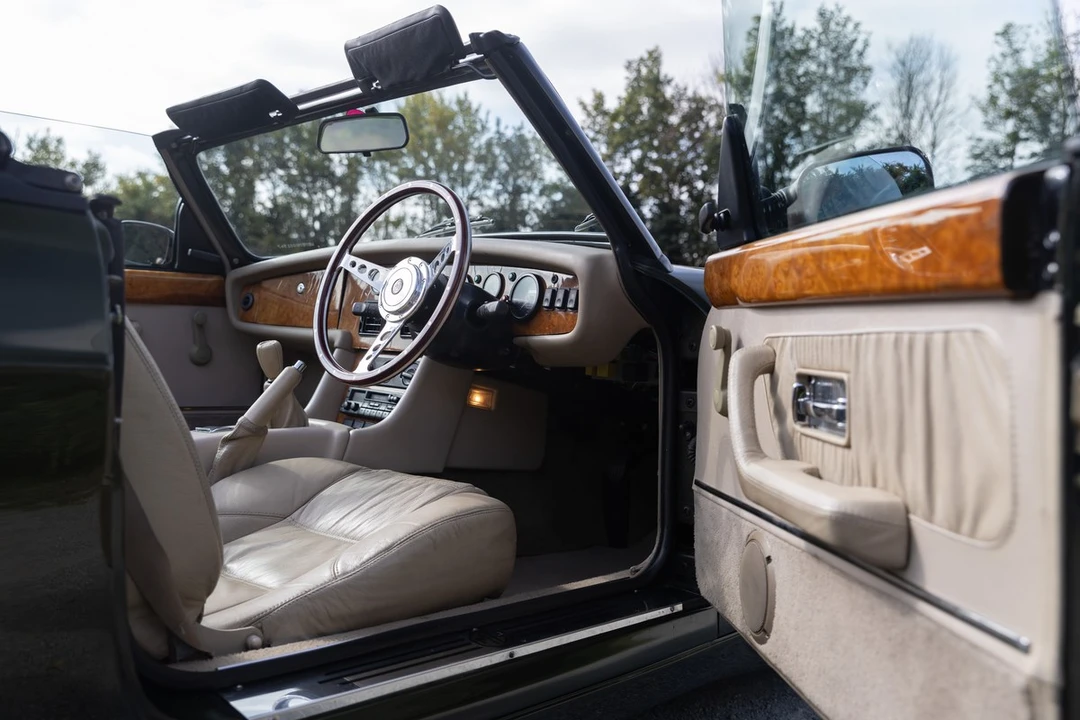 1995 MG RV8 - Image 23 of 30