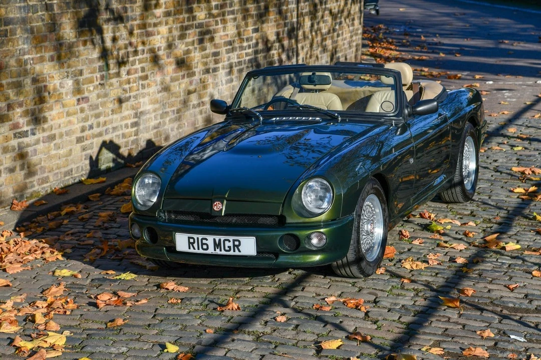 1994 MG RV8 - Image 2 of 30