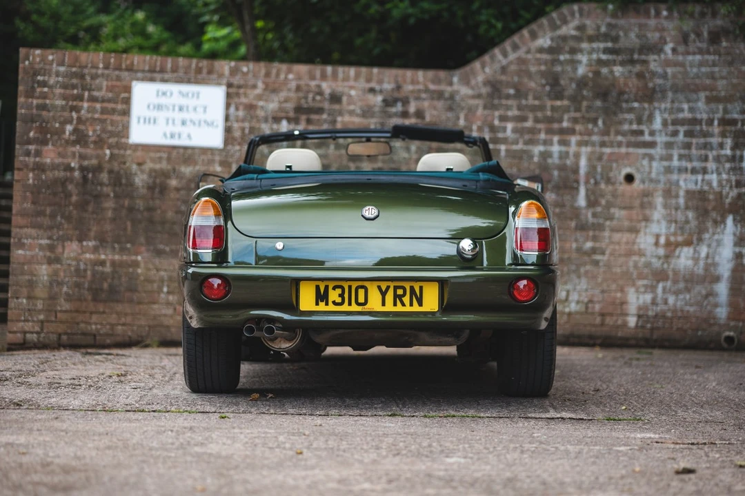 1995 MG RV8 - Image 9 of 30
