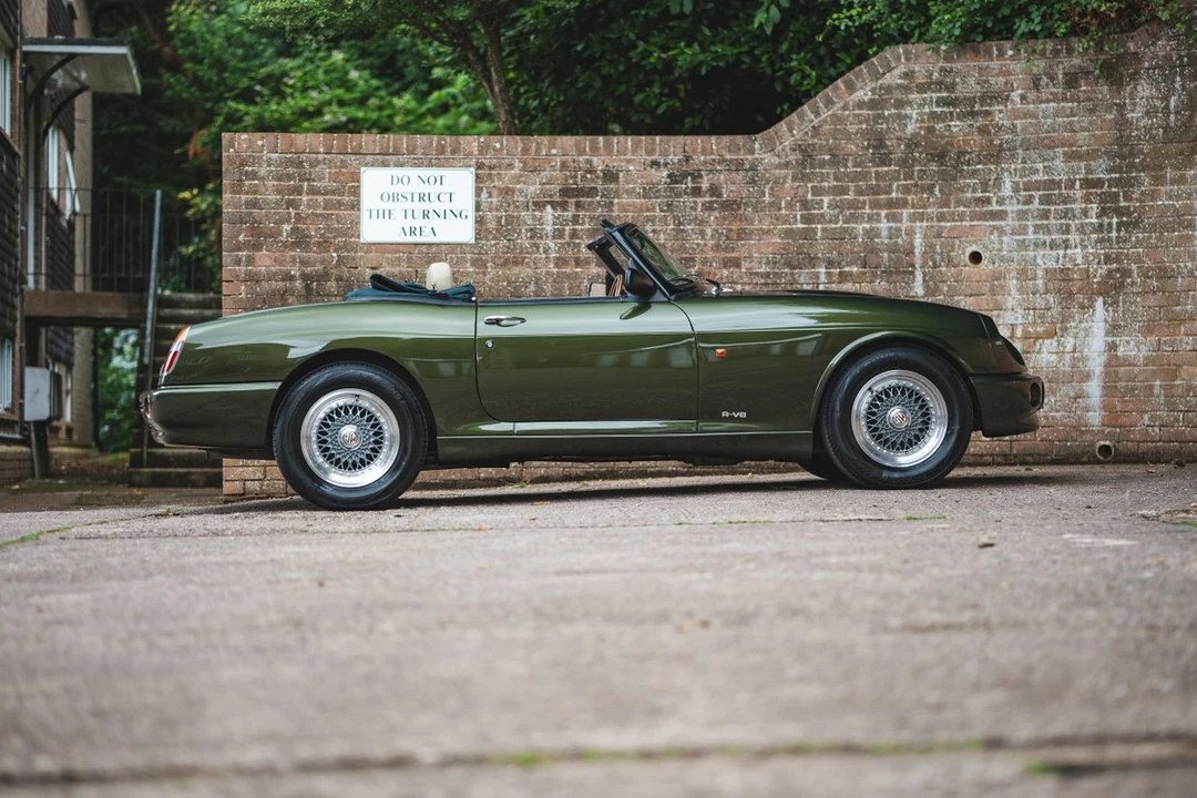 1995 MG RV8 - Image 12 of 30