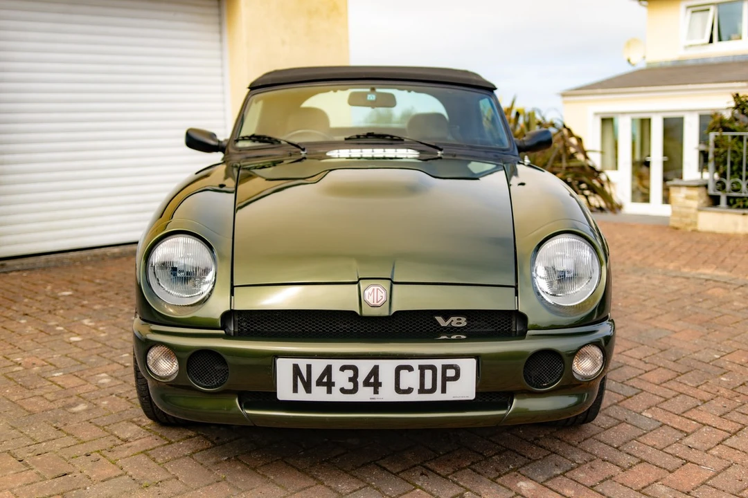 1995 MG RV8 - Image 16 of 30