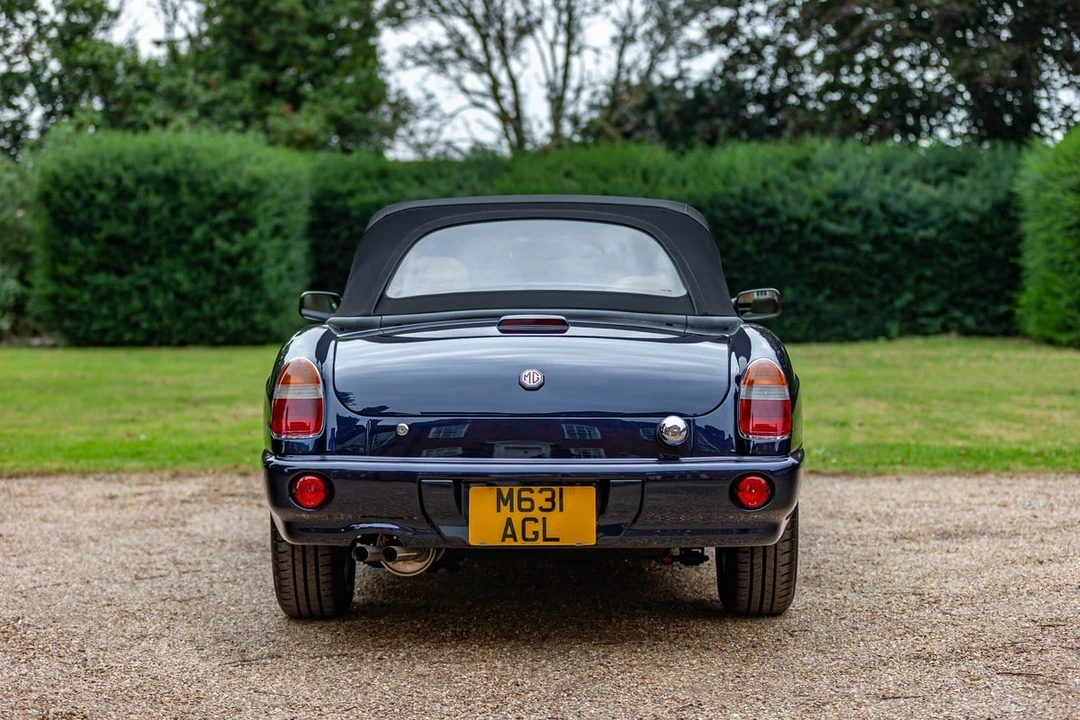 1995 MG RV8 - Image 24 of 30