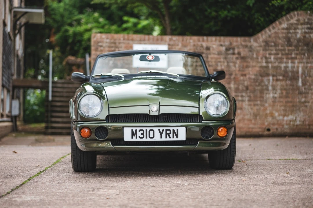 1995 MG RV8 - Image 8 of 30