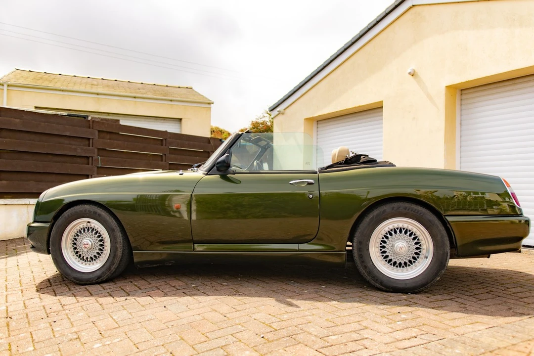 1995 MG RV8 - Image 3 of 30