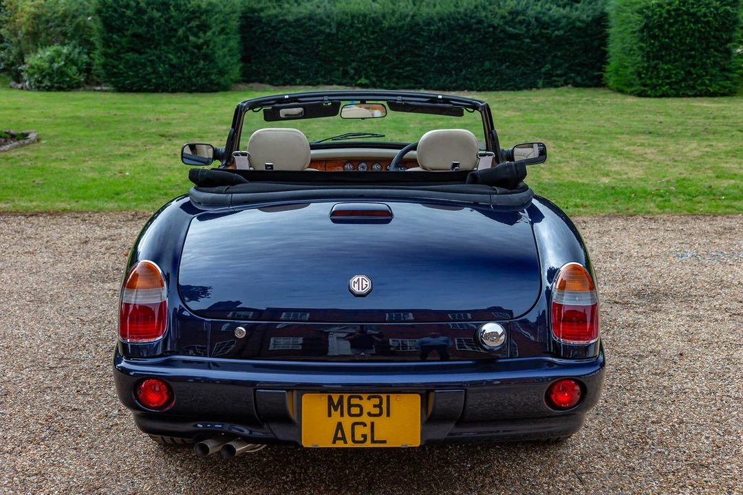 1995 MG RV8 - Image 11 of 30