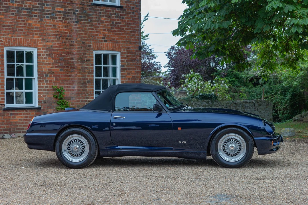 1995 MG RV8 - Image 23 of 30