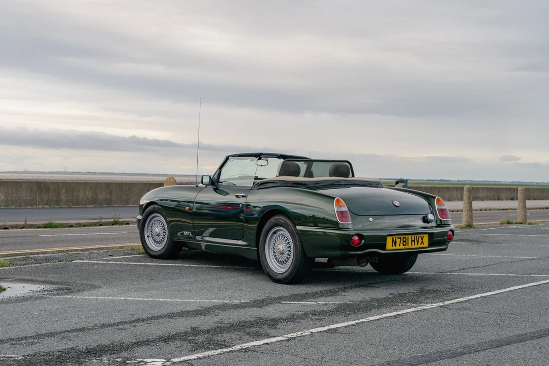 1995 MG RV8 - Image 11 of 30