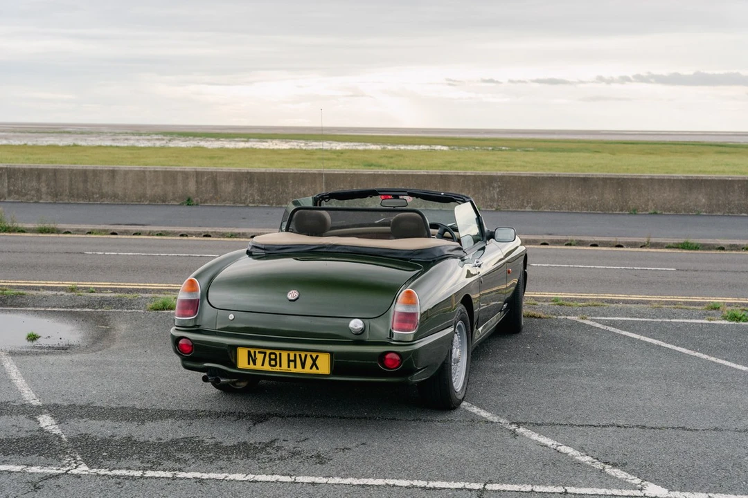 1995 MG RV8 - Image 15 of 30