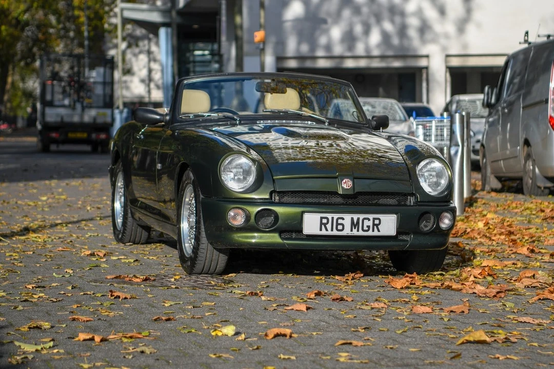 1994 MG RV8 - Image 9 of 30
