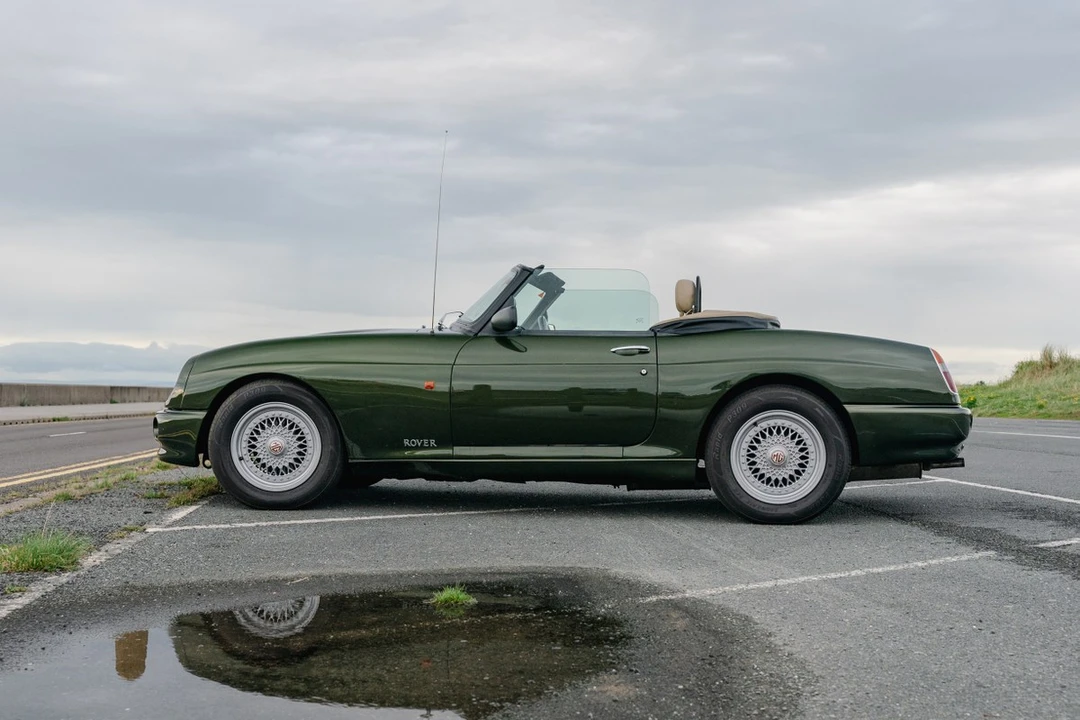 1995 MG RV8 - Image 9 of 30