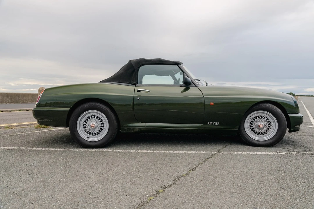 1995 MG RV8 - Image 28 of 30