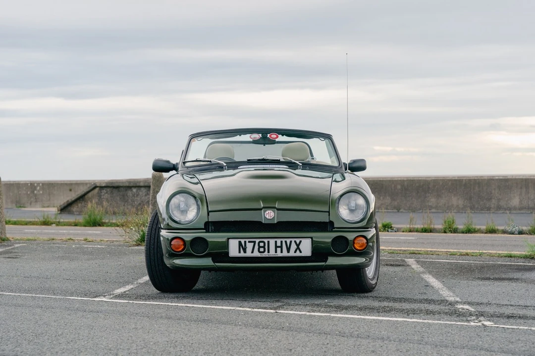 1995 MG RV8 - Image 4 of 30
