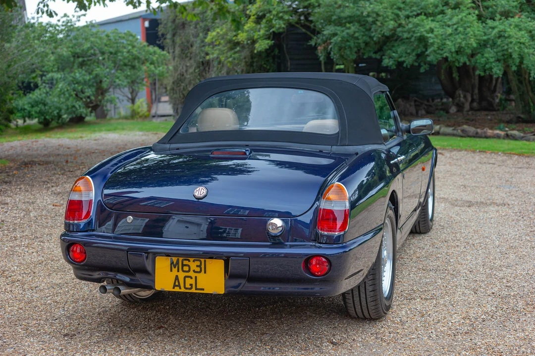 1995 MG RV8 - Image 25 of 30