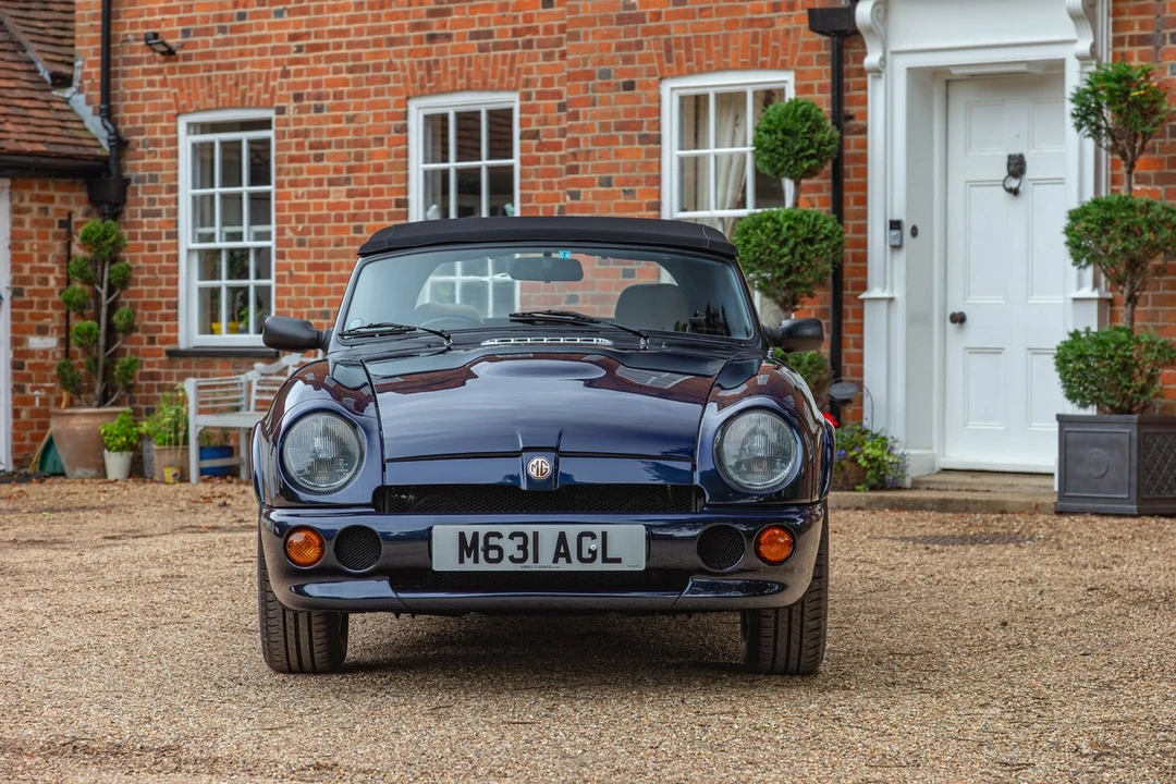 1995 MG RV8 - Image 29 of 30