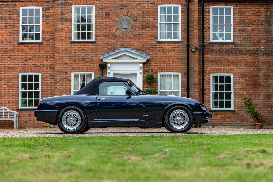 1995 MG RV8 - Image 14 of 30