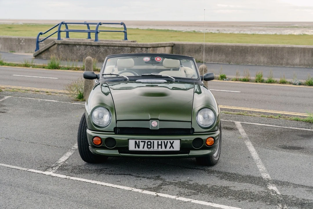 1995 MG RV8 - Image 24 of 30
