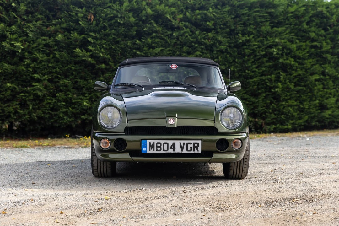 1995 MG RV8 - Image 12 of 30