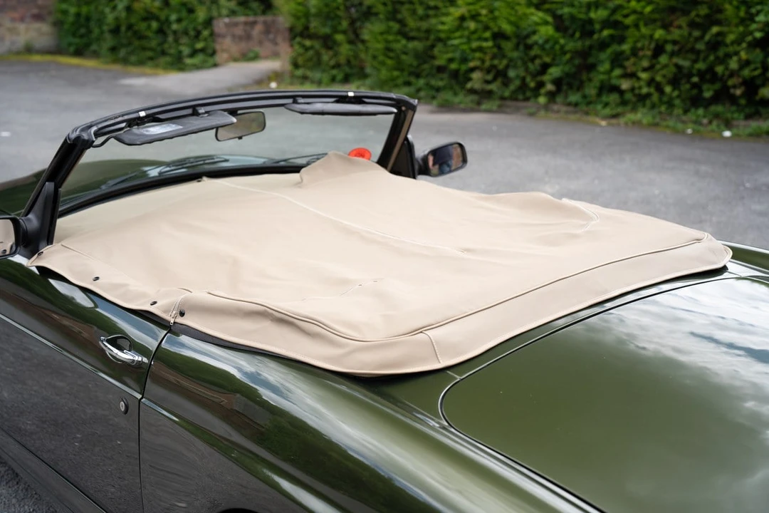 1995 MG RV8 - Image 23 of 30