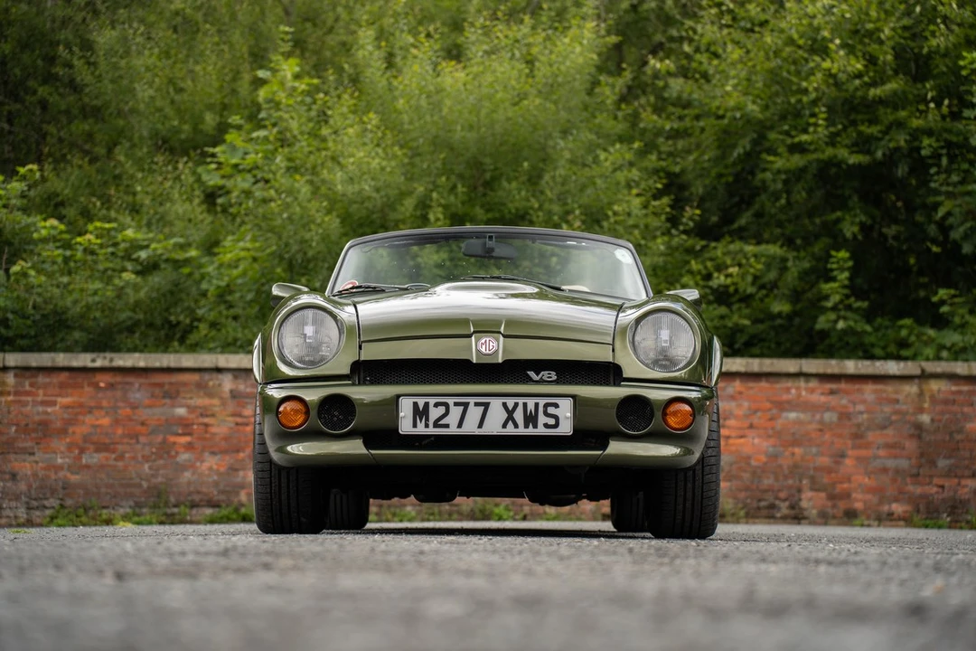 1995 MG RV8 - Image 13 of 30