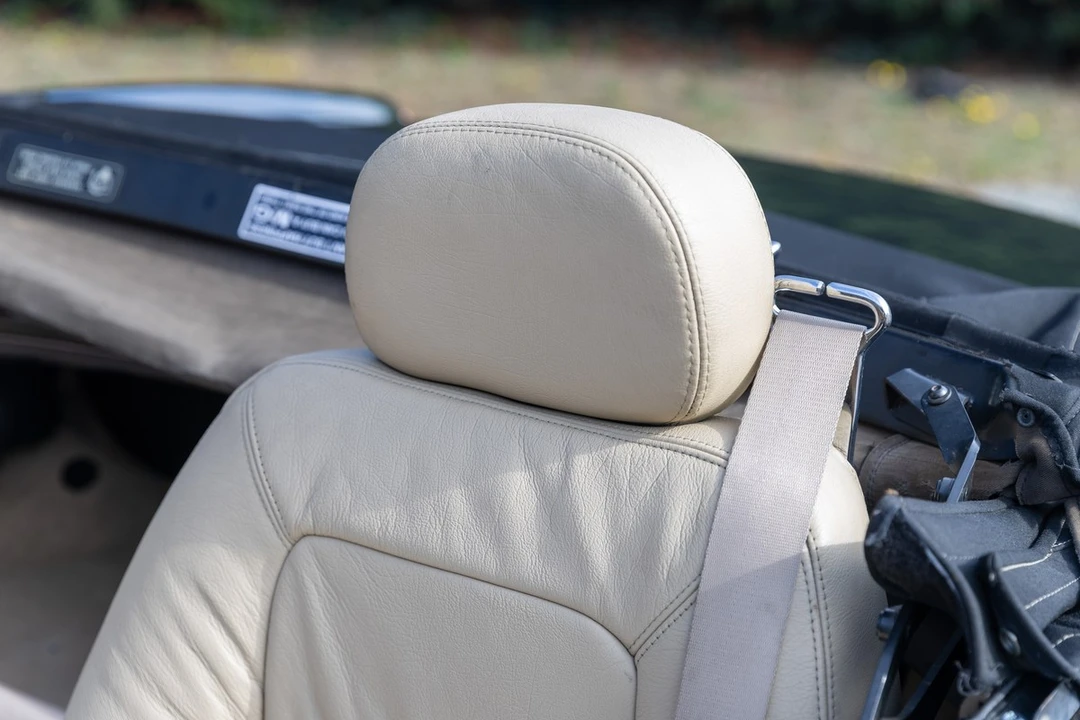 1995 MG RV8 - Image 29 of 30