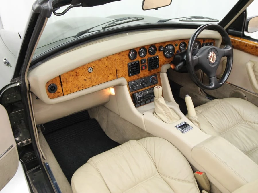 1995 MG RV8 - Image 21 of 31