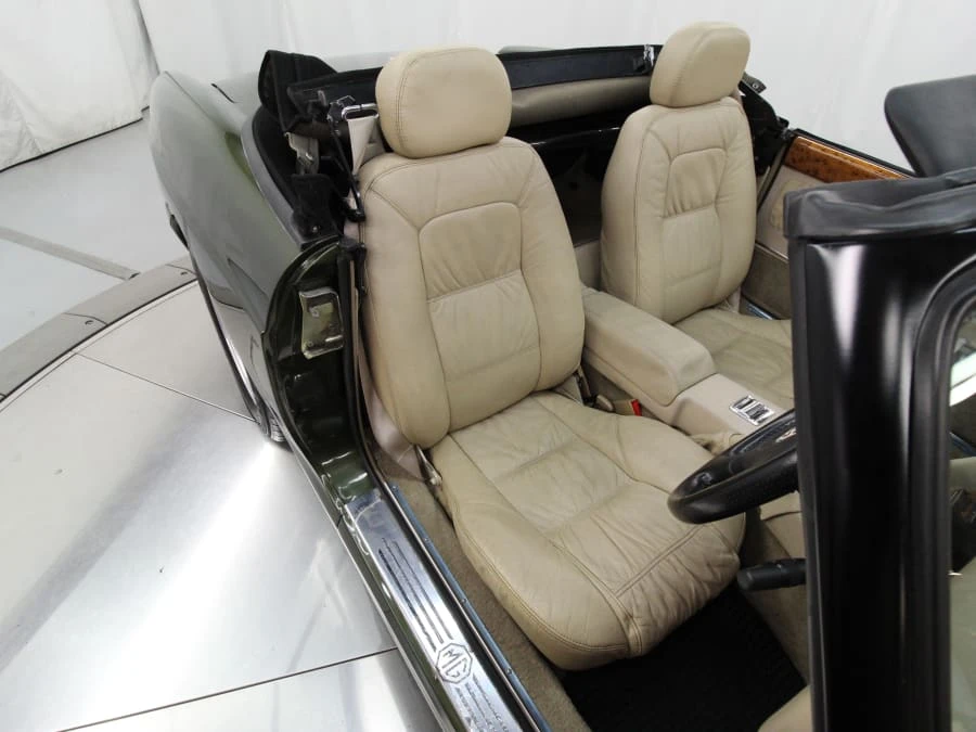 1995 MG RV8 - Image 28 of 31
