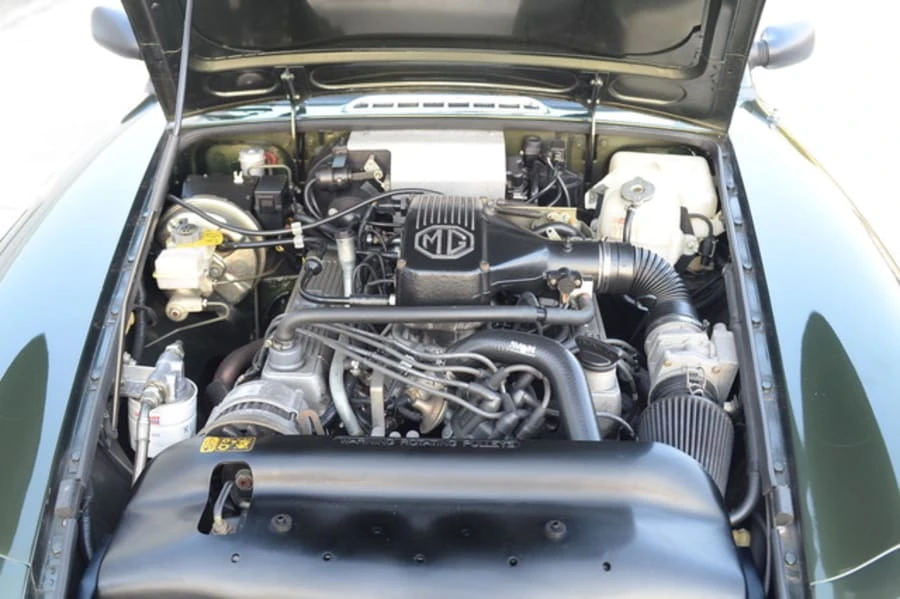 1995 MG RV8 - Image 12 of 13