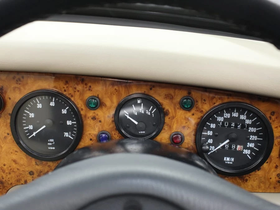 1995 MG RV8 - Image 29 of 31