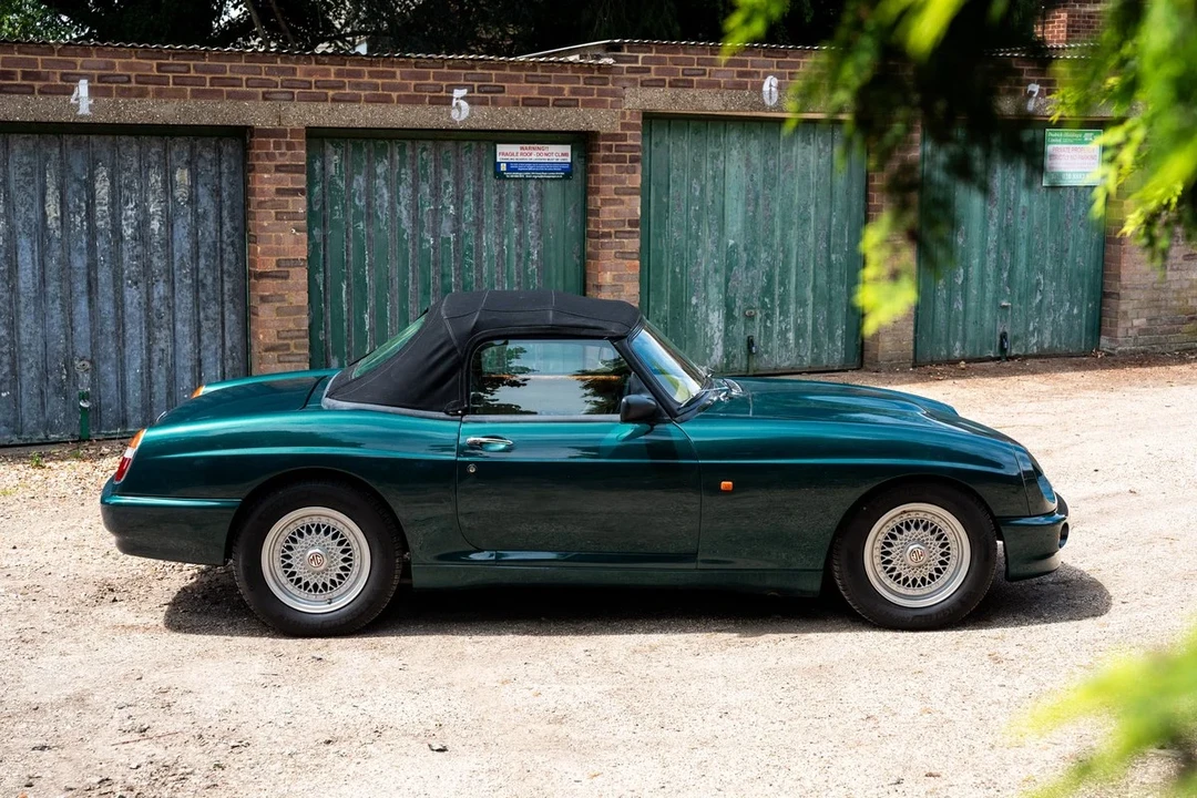 1995 MG RV8 - Image 25 of 31