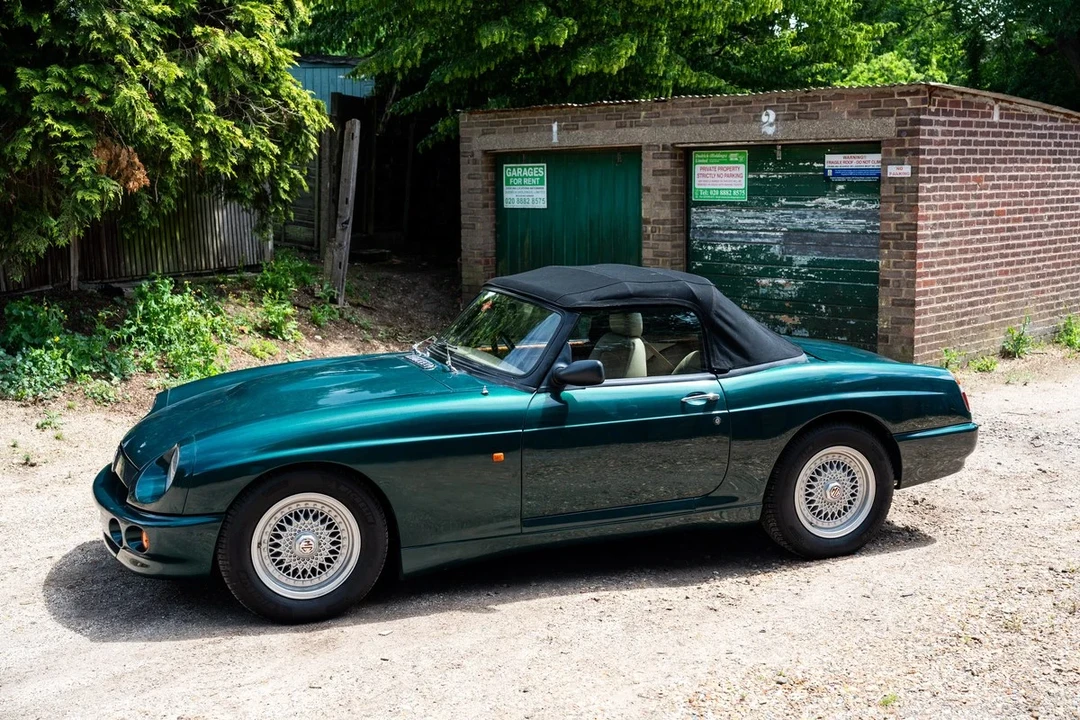 1995 MG RV8 - Image 24 of 31